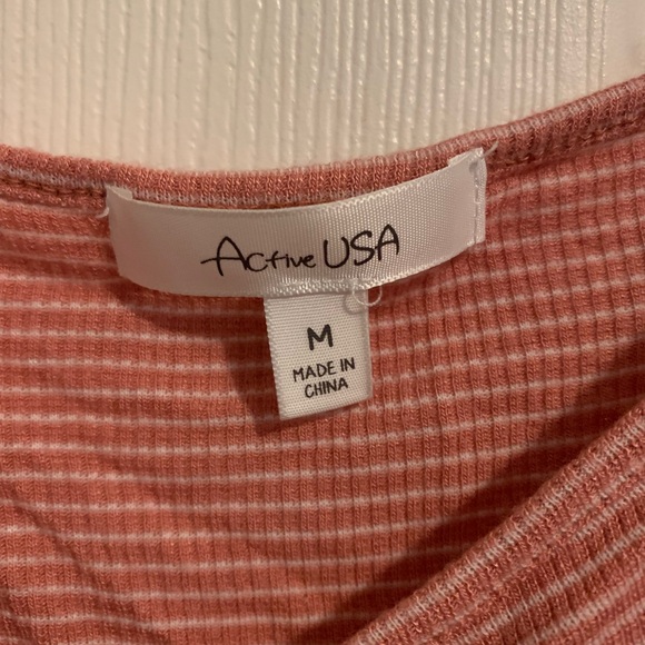 Size medium,pink and white striped off the shoulder crop top from shop priceless - Picture 3 of 3